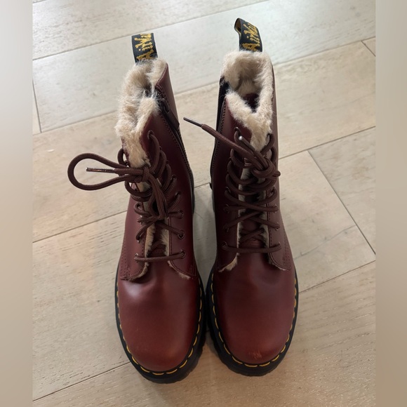 Dr Martens • Jadon Faux Fur Lined Platform Boots brown Abruzzo leather 8 - Picture 9 of 12